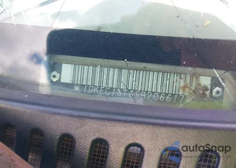 2005 GMC Yukon Slt from USA, damaged, VIN 1GKEC13T65R206617